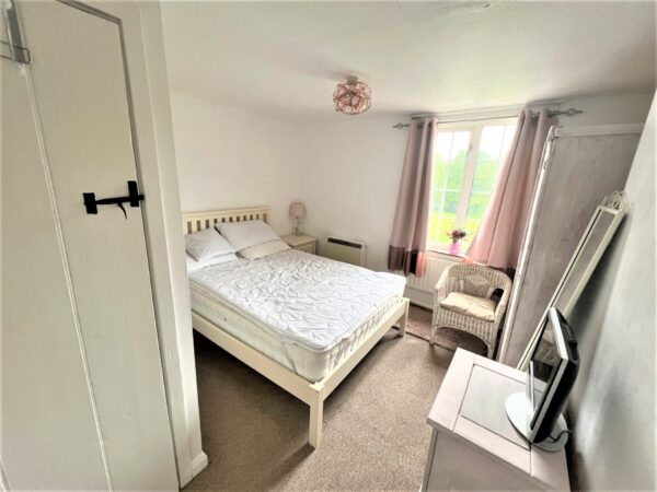 1 Bedroom House  - High Wycombe