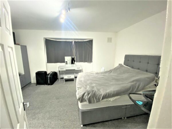 3 Bedroom House -  High Wycombe