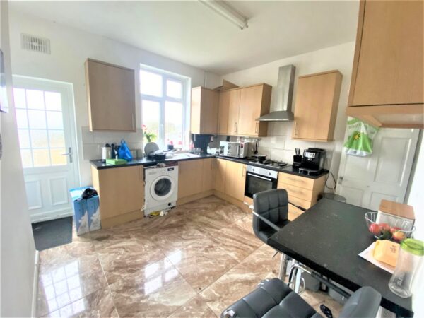 3 Bedroom House -  High Wycombe