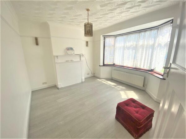 3/4 Bedroom House  - High Wycombe
