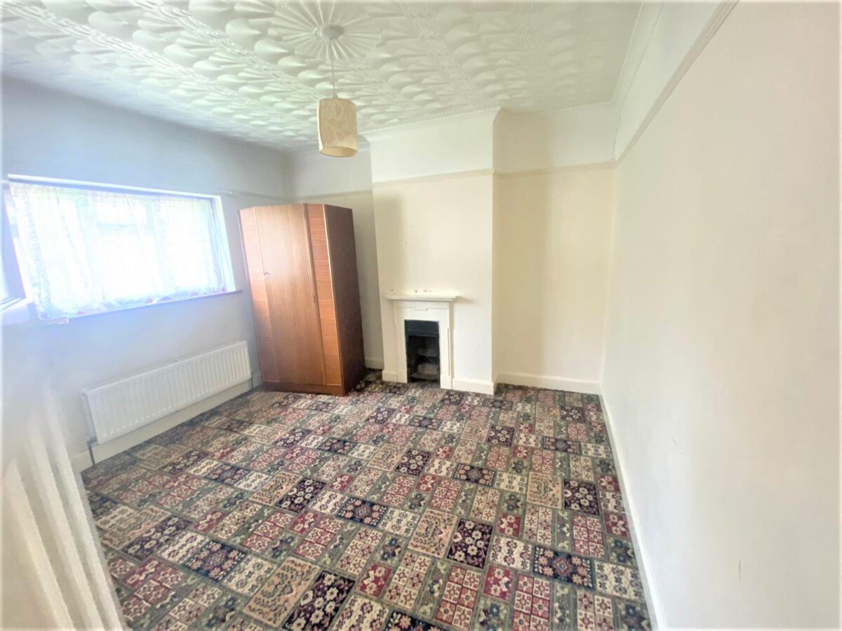 3/4 Bedroom House  - High Wycombe