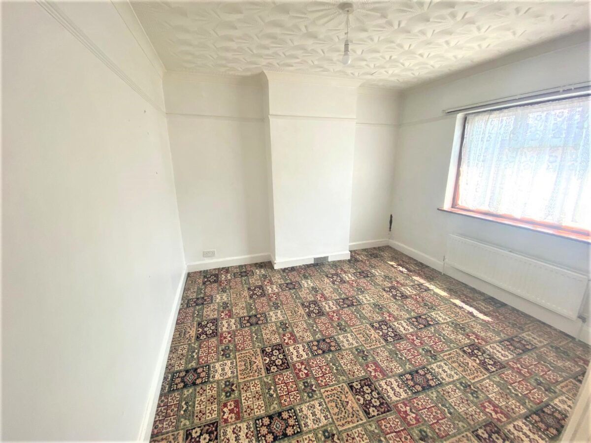 3/4 Bedroom House  - High Wycombe