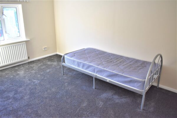 4 Bedroom House  - High Wycombe