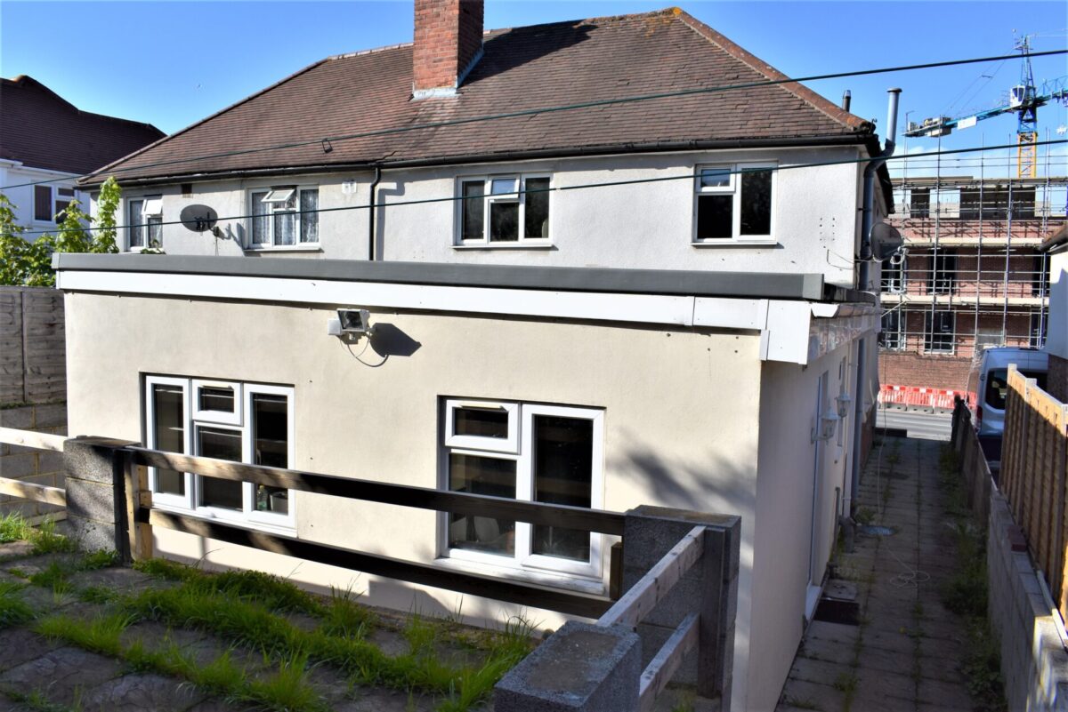 4 Bedroom House  - High Wycombe
