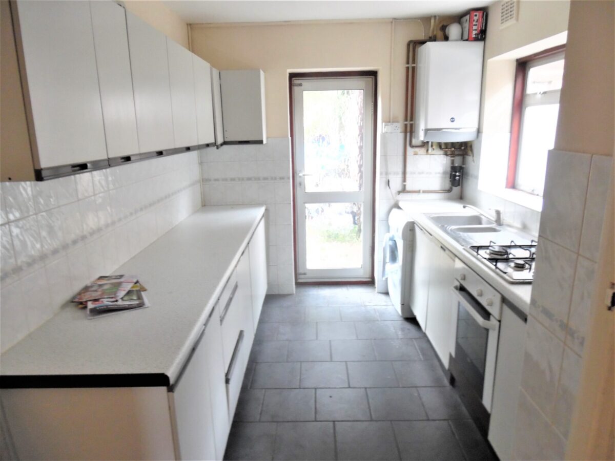 3/4 Bedroom House  - High Wycombe