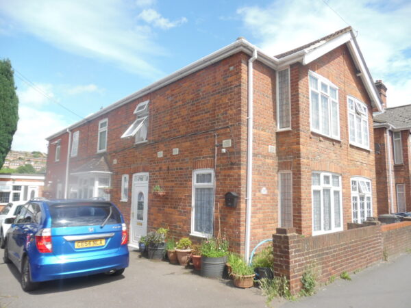 1 Bedroom Flat  - High Wycombe