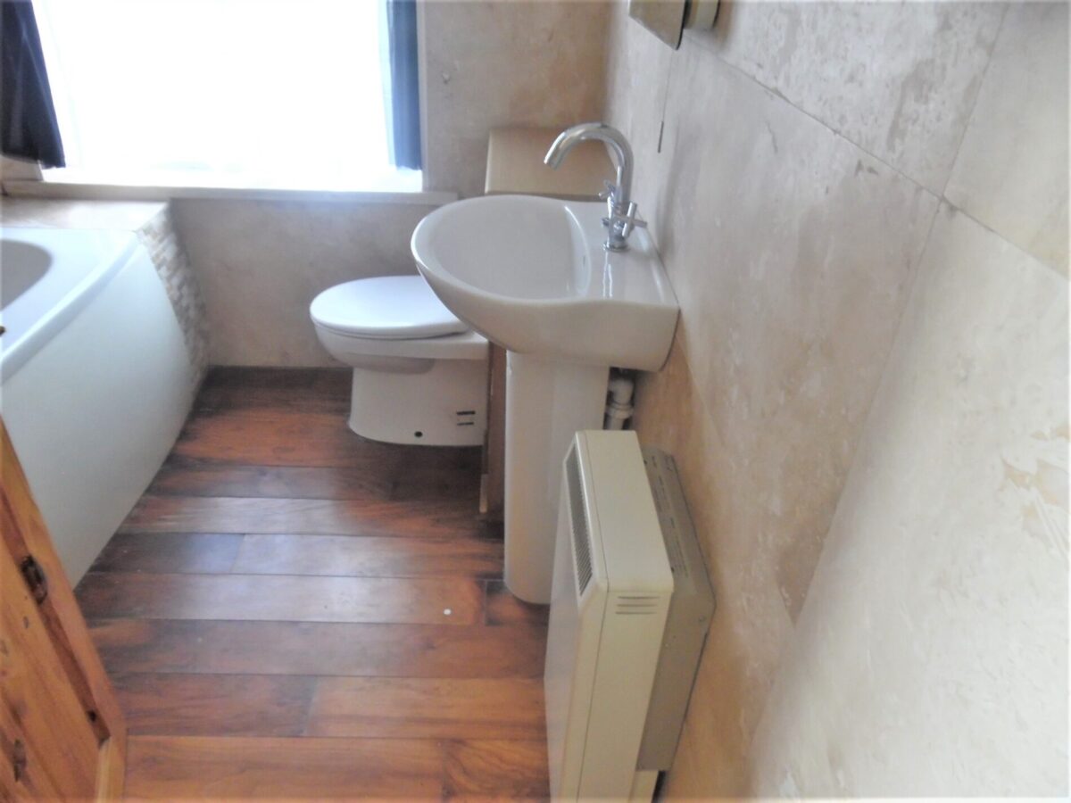 2 Bedroom House - High Wycombe