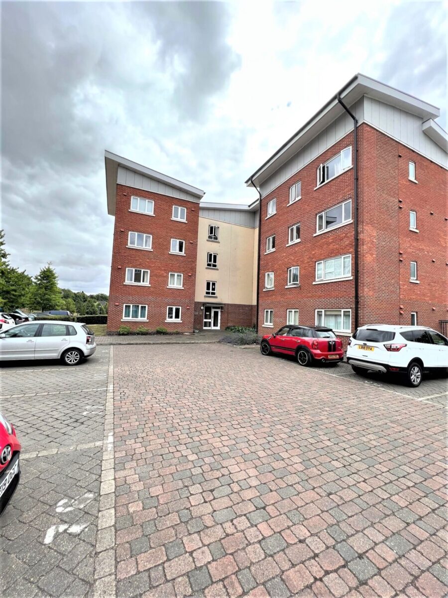 2 Bedroom Flat  - High Wycombe