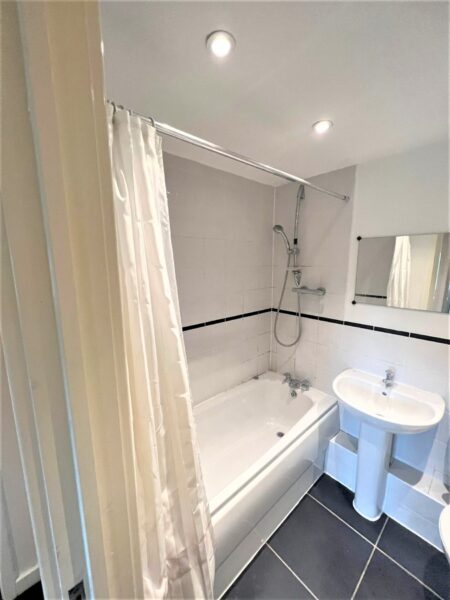 2 Bedroom Flat  - High Wycombe