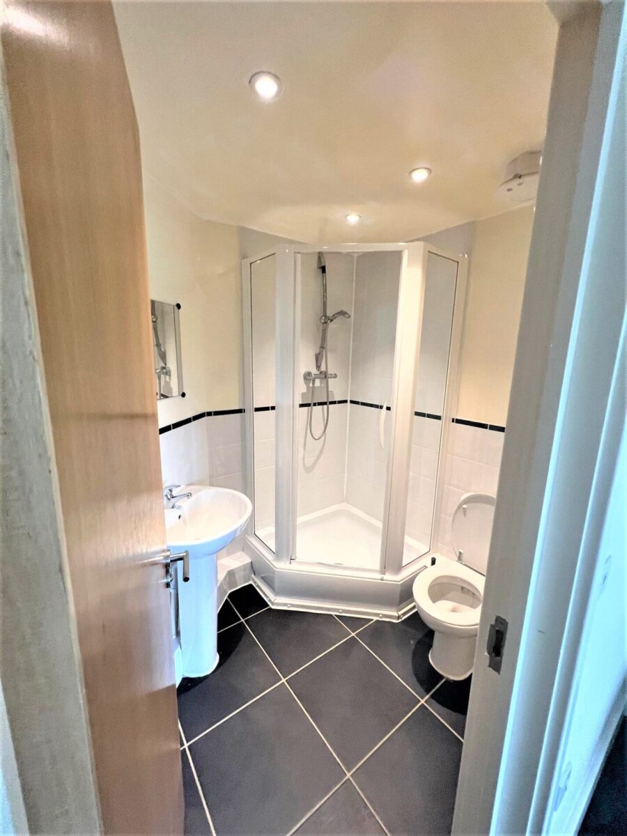 2 Bedroom Flat  - High Wycombe