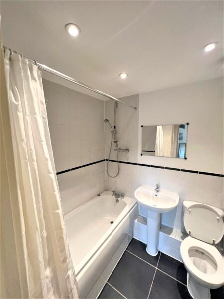 2 Bedroom Flat  - High Wycombe