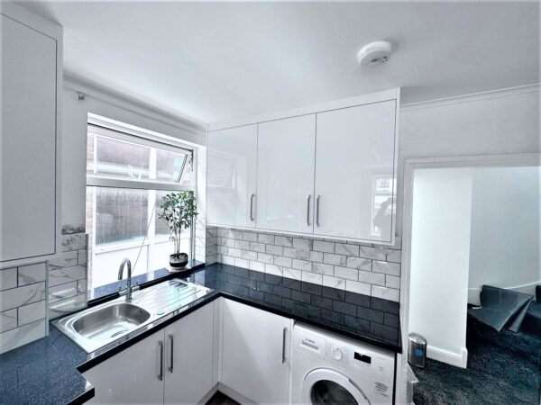 4 Bedroom Flat - High Wycombe