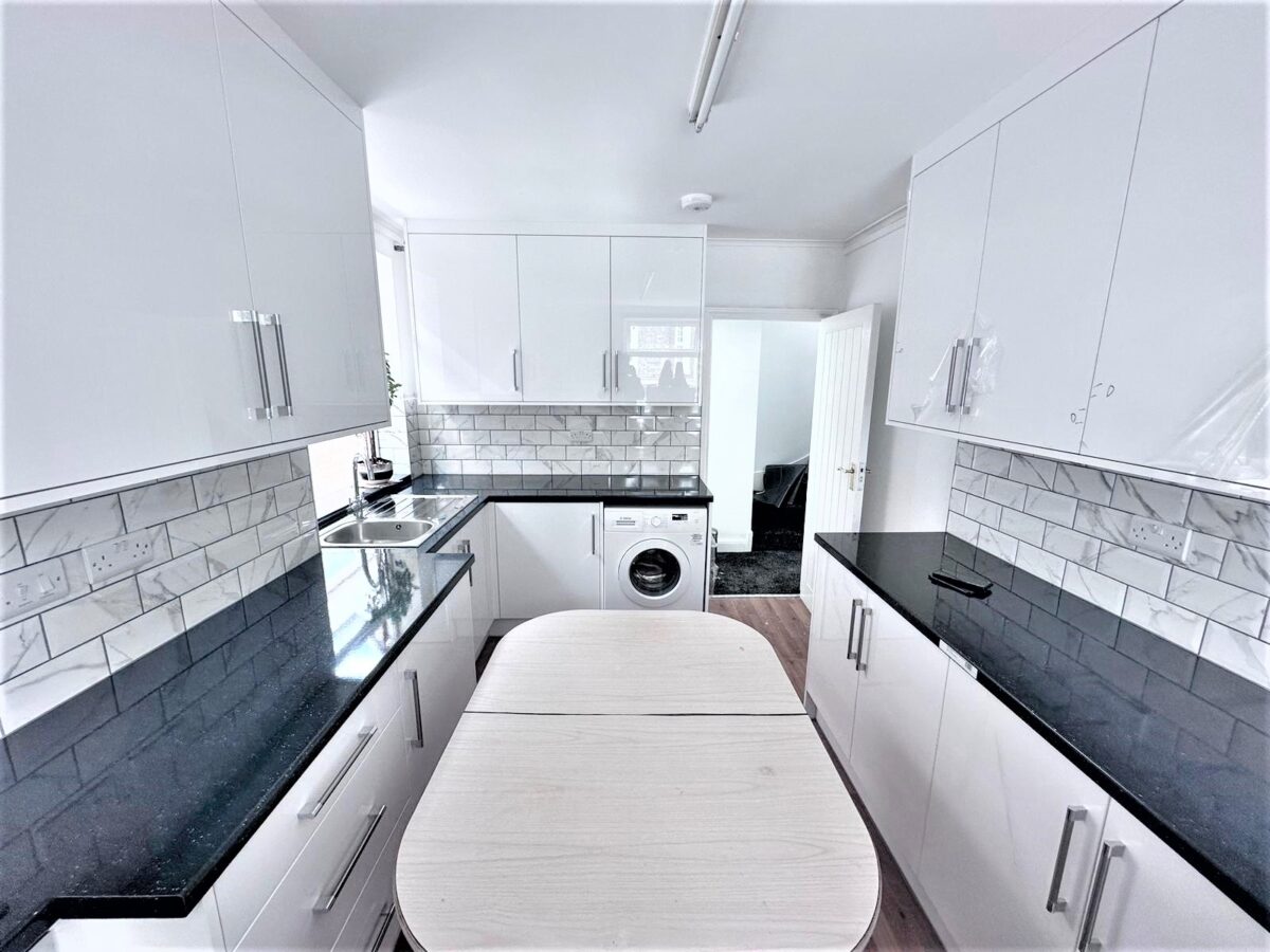 4 Bedroom Flat - High Wycombe