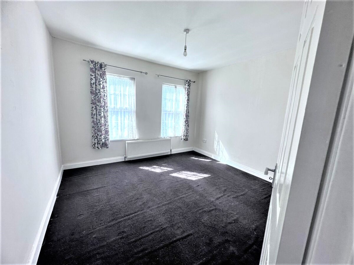 3/4 Bedroom House  - High Wycombe