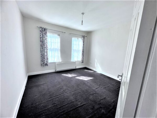 3/4 Bedroom House  - High Wycombe