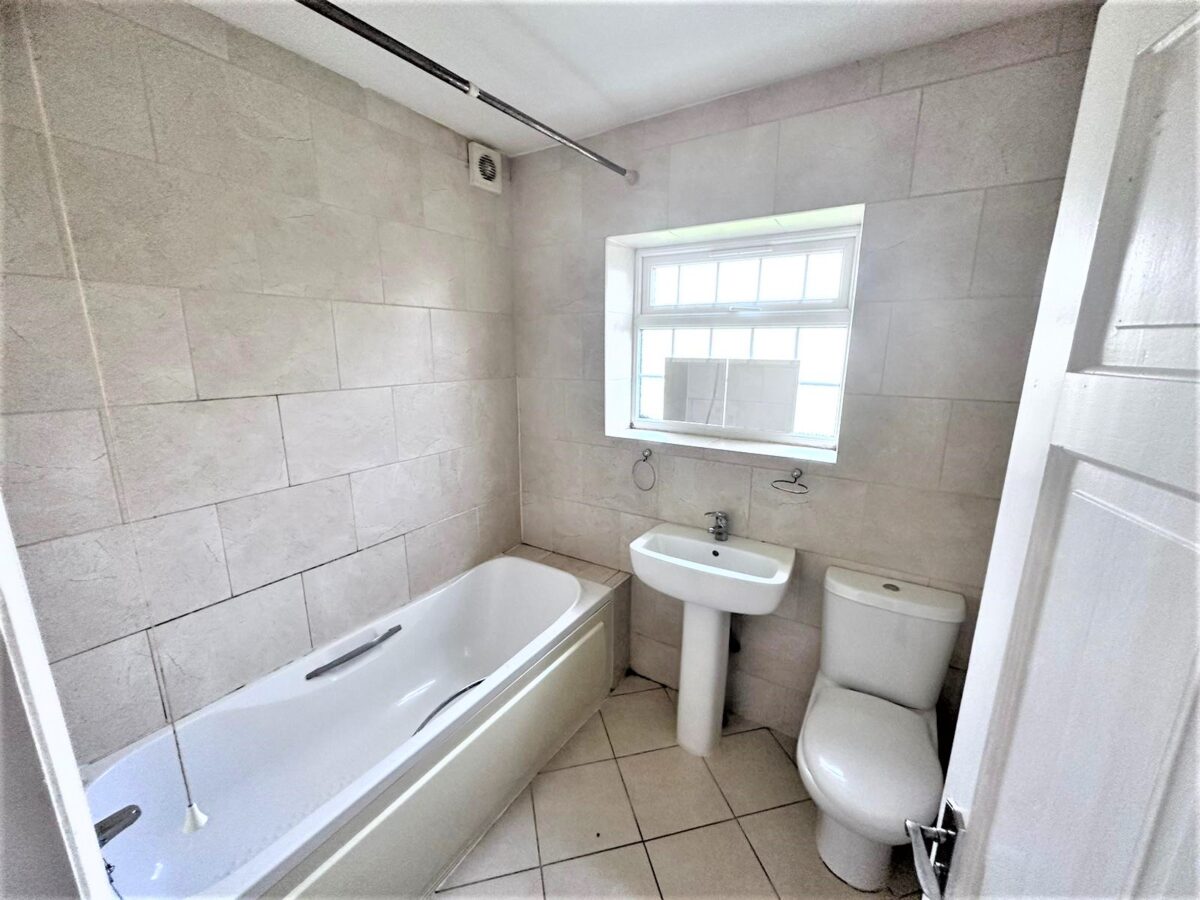 3/4 Bedroom House  - High Wycombe