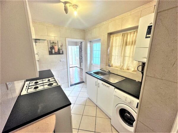3/4 Bedroom House  - High Wycombe