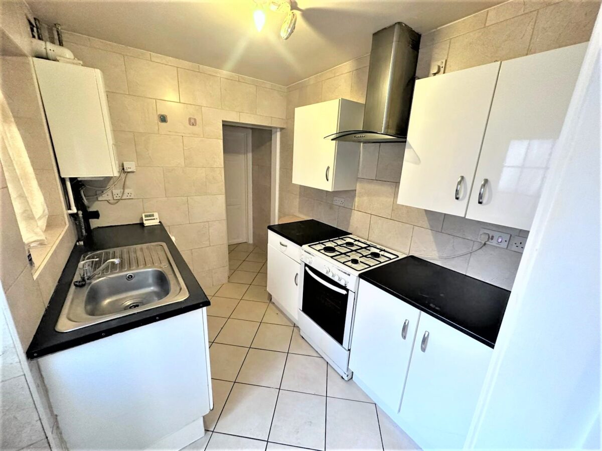 3/4 Bedroom House  - High Wycombe
