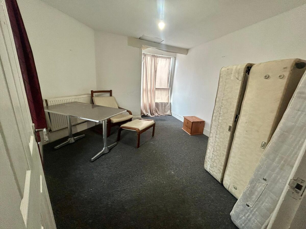 2 Bedroom Flat - High Wycombe
