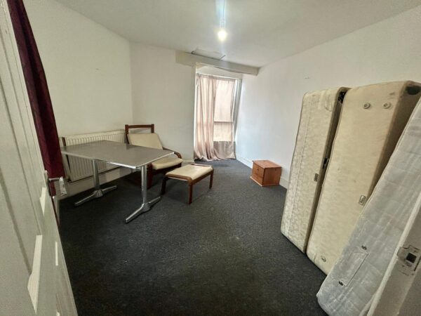 2 Bedroom Flat - High Wycombe