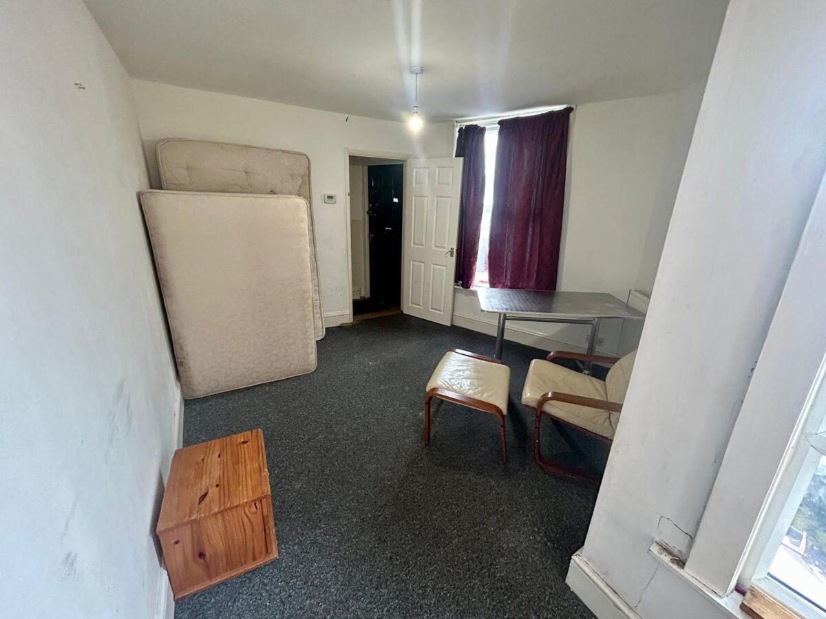 2 Bedroom Flat - High Wycombe