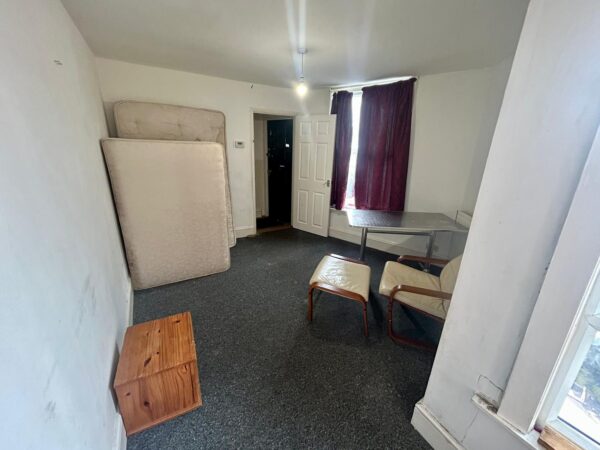 2 Bedroom Flat - High Wycombe