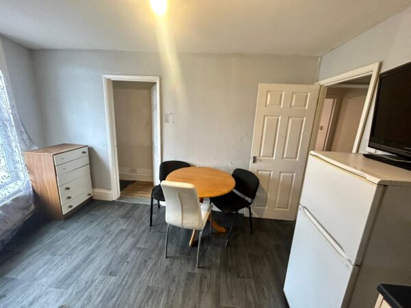 2 Bedroom Flat - High Wycombe