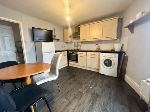 2 Bedroom Flat - High Wycombe