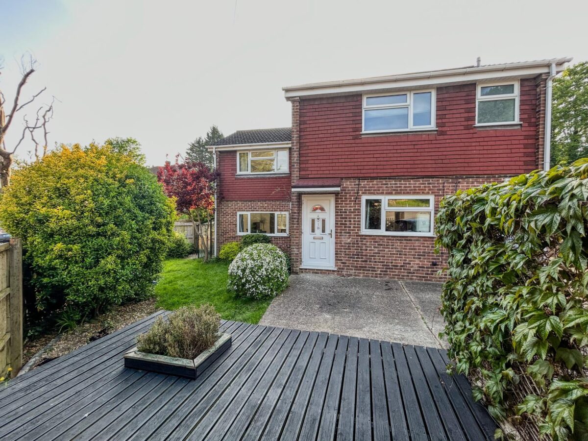 2 Bedroom Maisonette  - High Wycombe