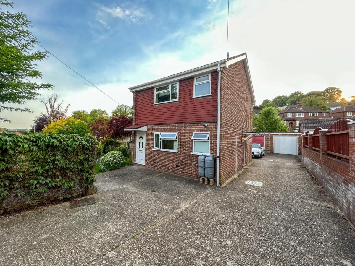 2 Bedroom Maisonette  - High Wycombe