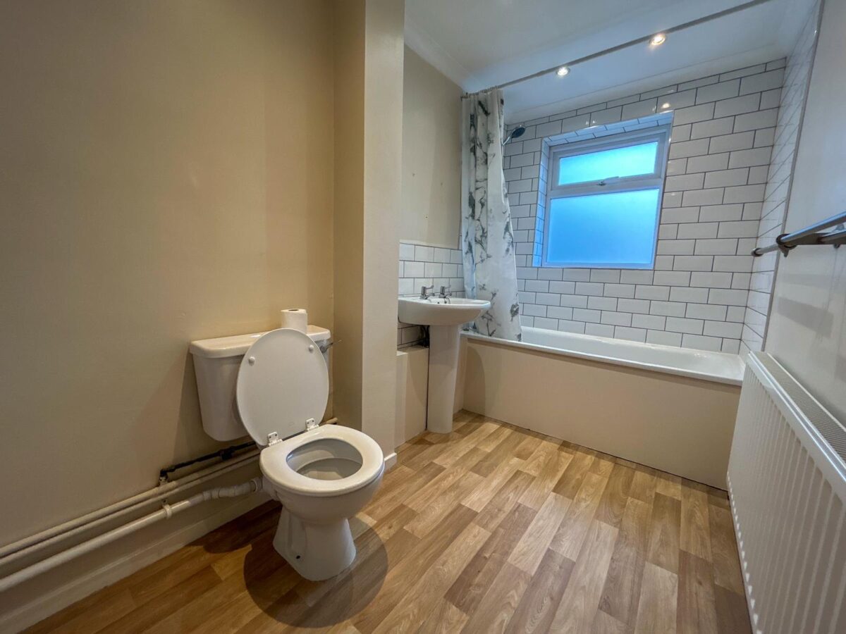2 Bedroom Maisonette  - High Wycombe
