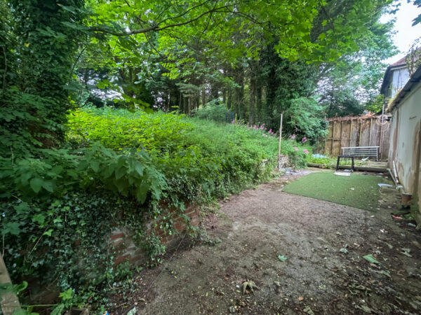 3 Bedroom Bungalow  - High Wycombe