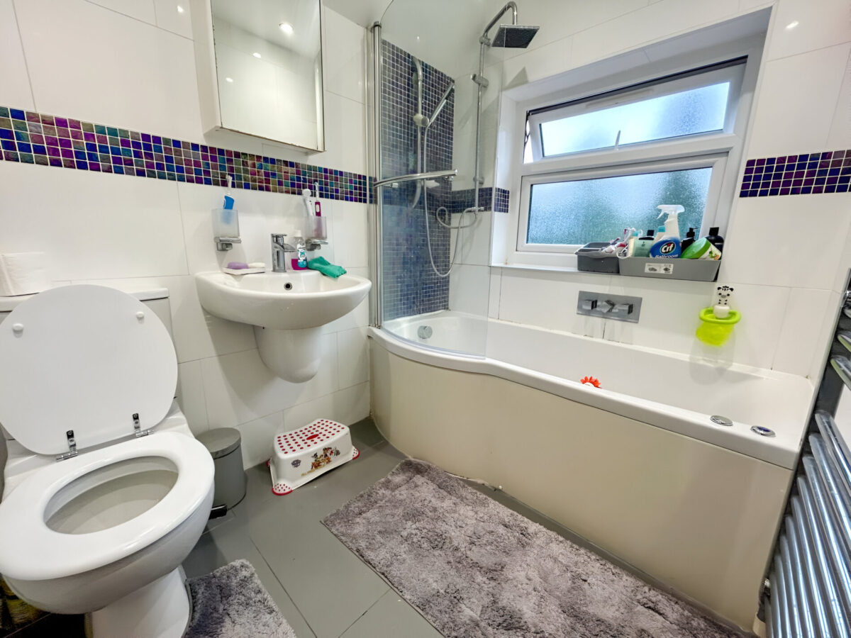 3 Bedroom House  - High Wycombe