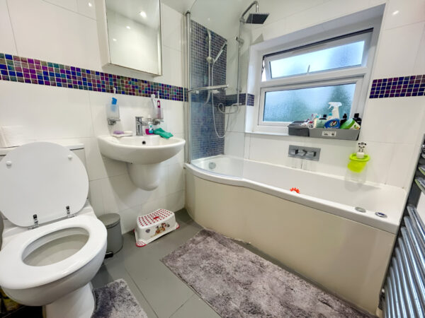 3 Bedroom House  - High Wycombe