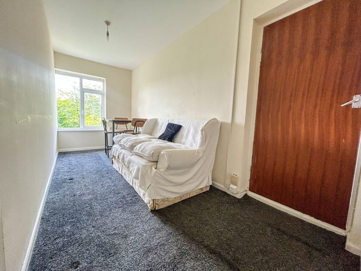 3 Bedroom Flat - High Wycombe