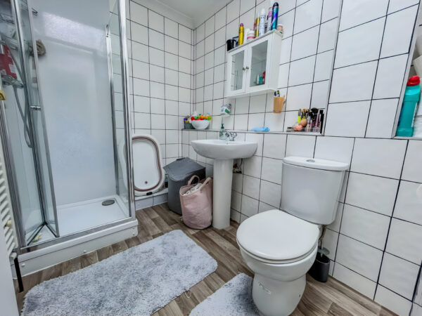 1 Bedroom Annex  - High Wycombe