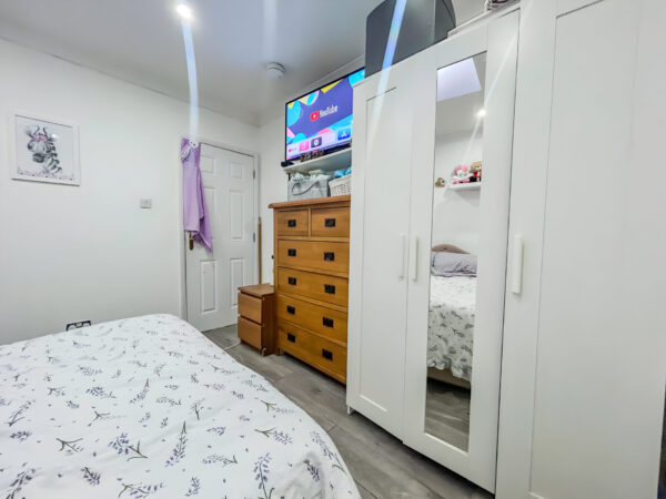 1 Bedroom Annex  - High Wycombe