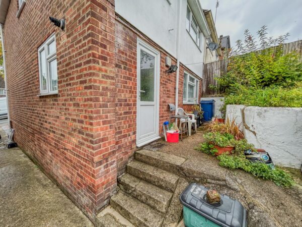 3 Bedroom House  - High Wycombe
