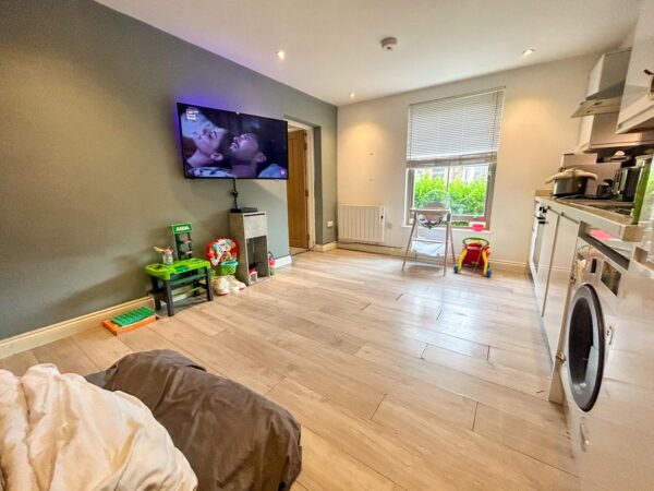 2 Bedroom Flat  - High Wycombe