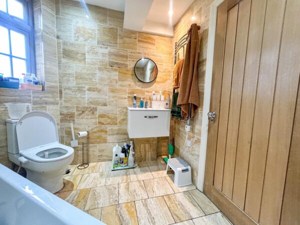 2 Bedroom Flat  - High Wycombe
