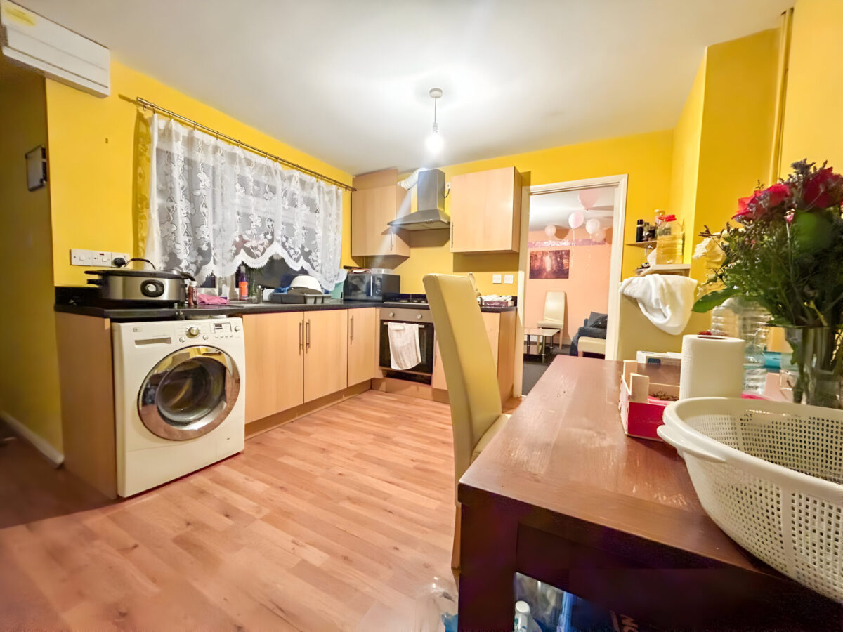 2 Bedroom Maisonette  - High Wycombe