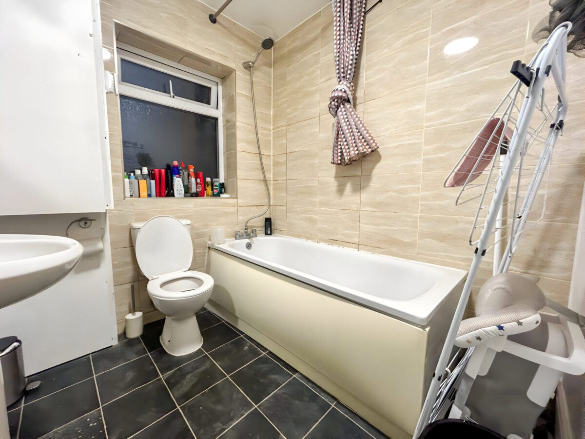 2 Bedroom Maisonette  - High Wycombe