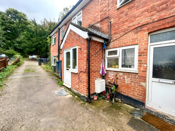 2 Bedroom Maisonette  - High Wycombe