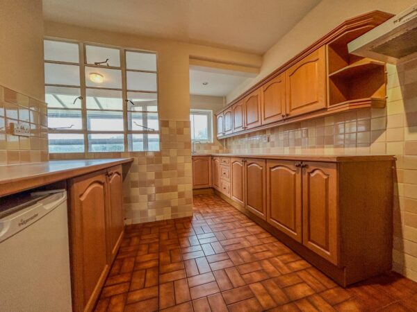 4/5 Bedroom House  - High Wycombe