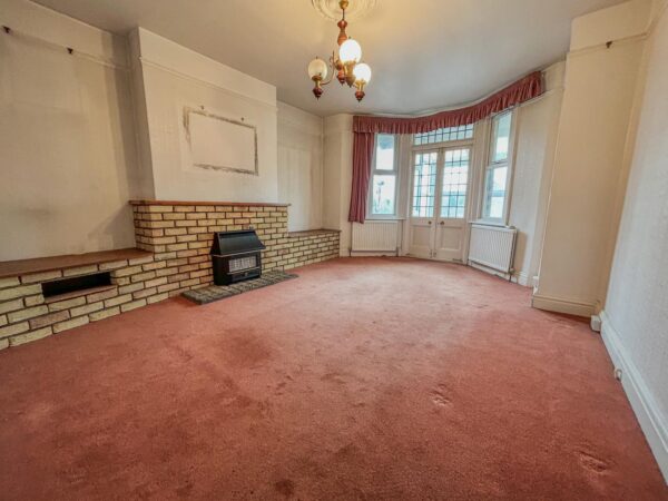 4/5 Bedroom House  - High Wycombe