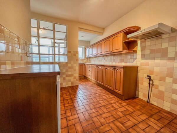 4/5 Bedroom House  - High Wycombe