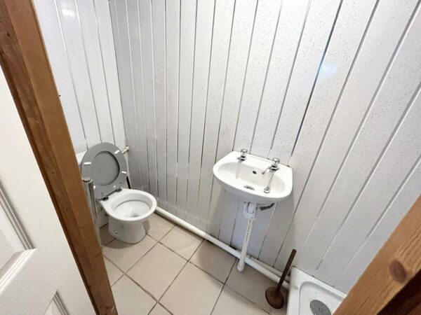 Box Studio Flat  - High Wycombe