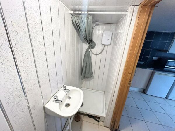 Box Studio Flat  - High Wycombe