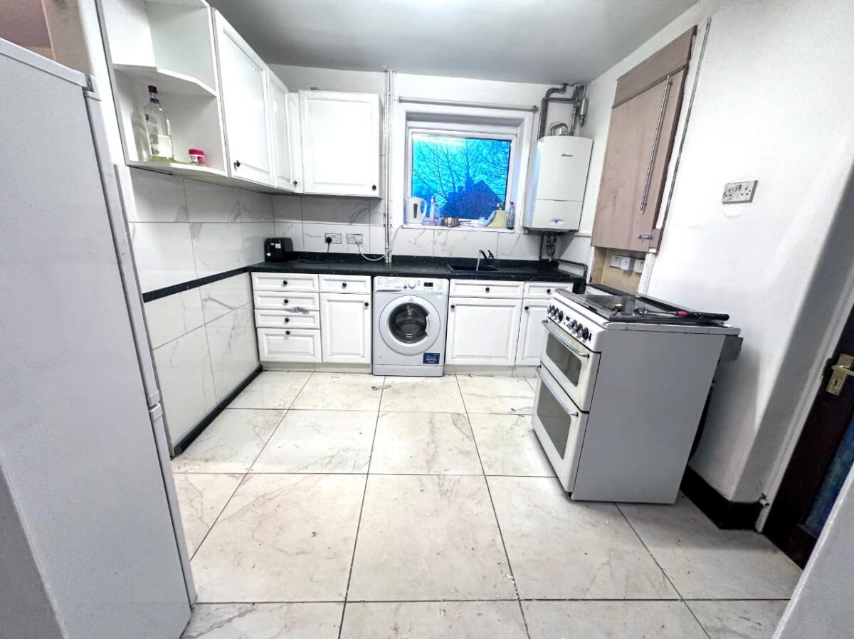 2 Bedroom House  - Stoke on Trent
