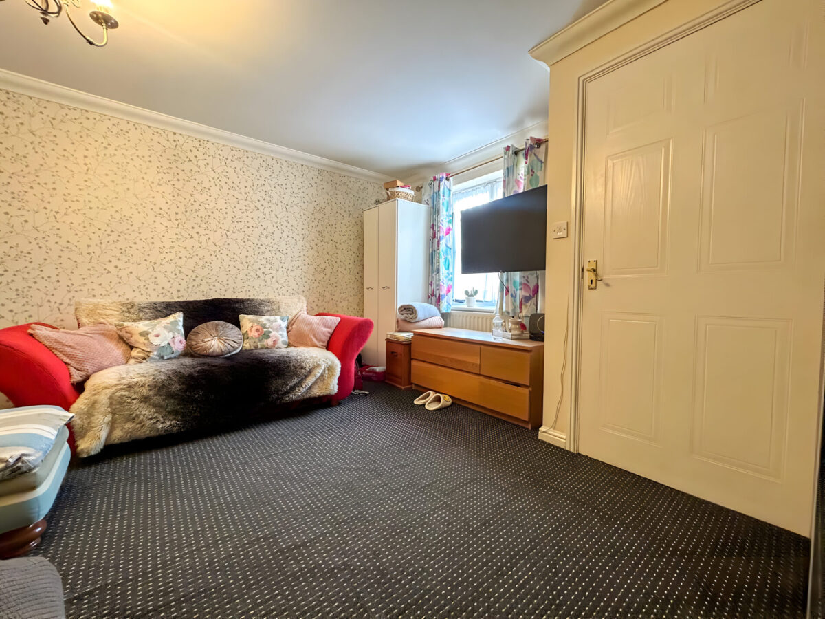 3 Bedroom House  - High Wycombe